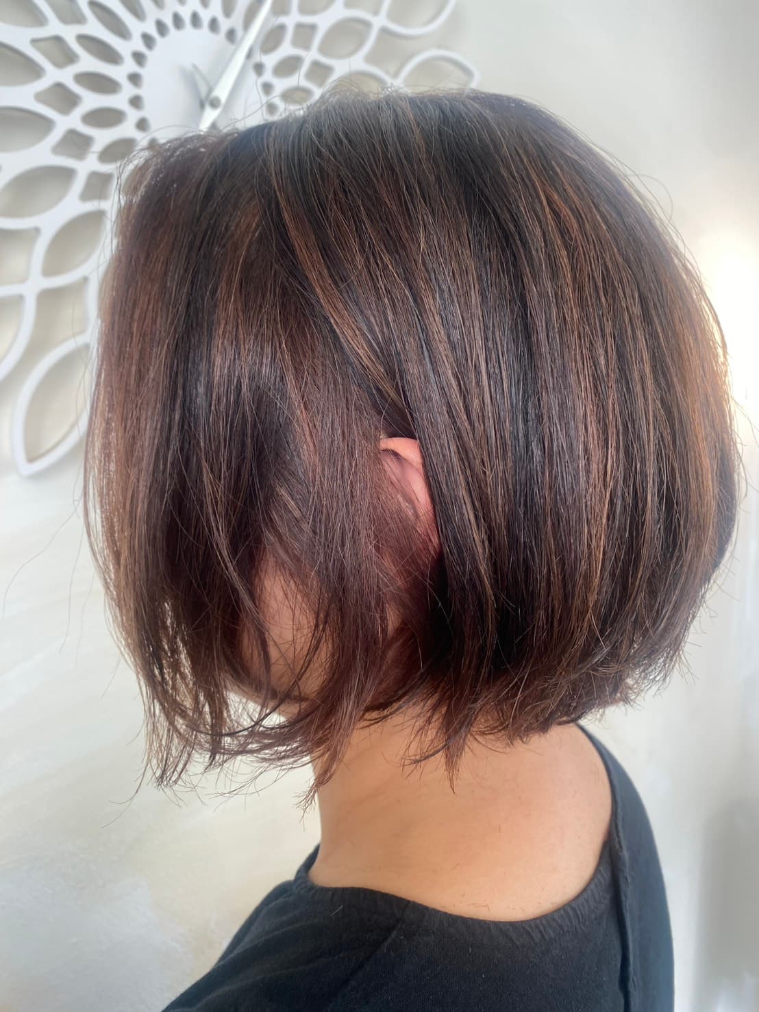 施術後:サラサラのストレートヘアに改善